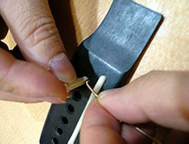 木吉他换弦方法 木吉他换弦步骤详解7